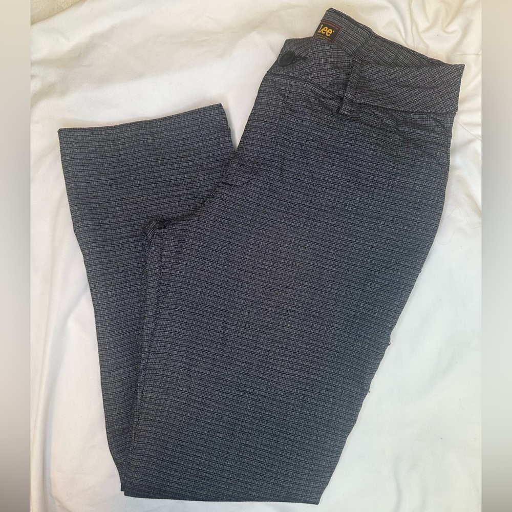 Lee Women’s Gray Micro Dress Pant Size 6 Short - Stretch - Real Pockets